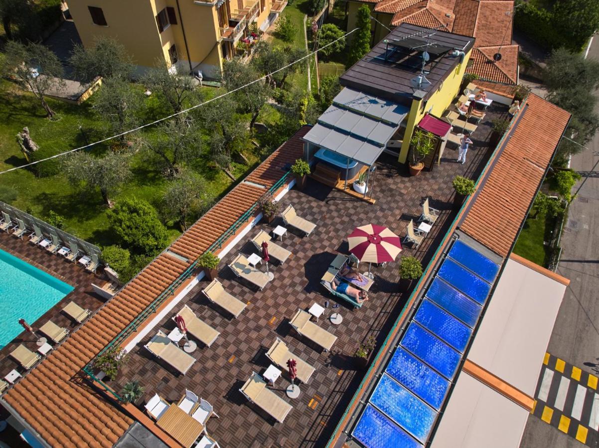 Hotel Smeralda 3*