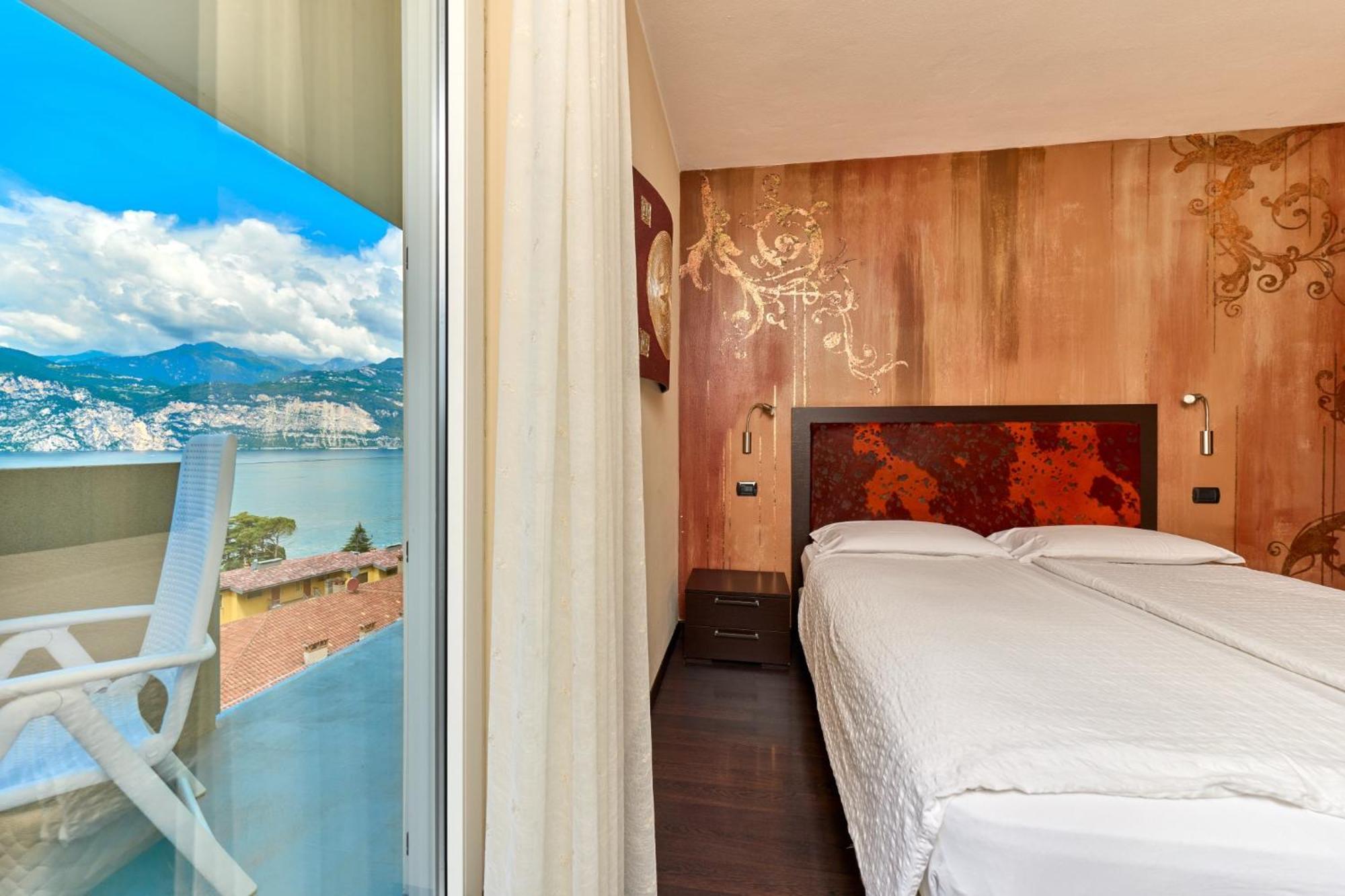 Smeralda Hotel 3*