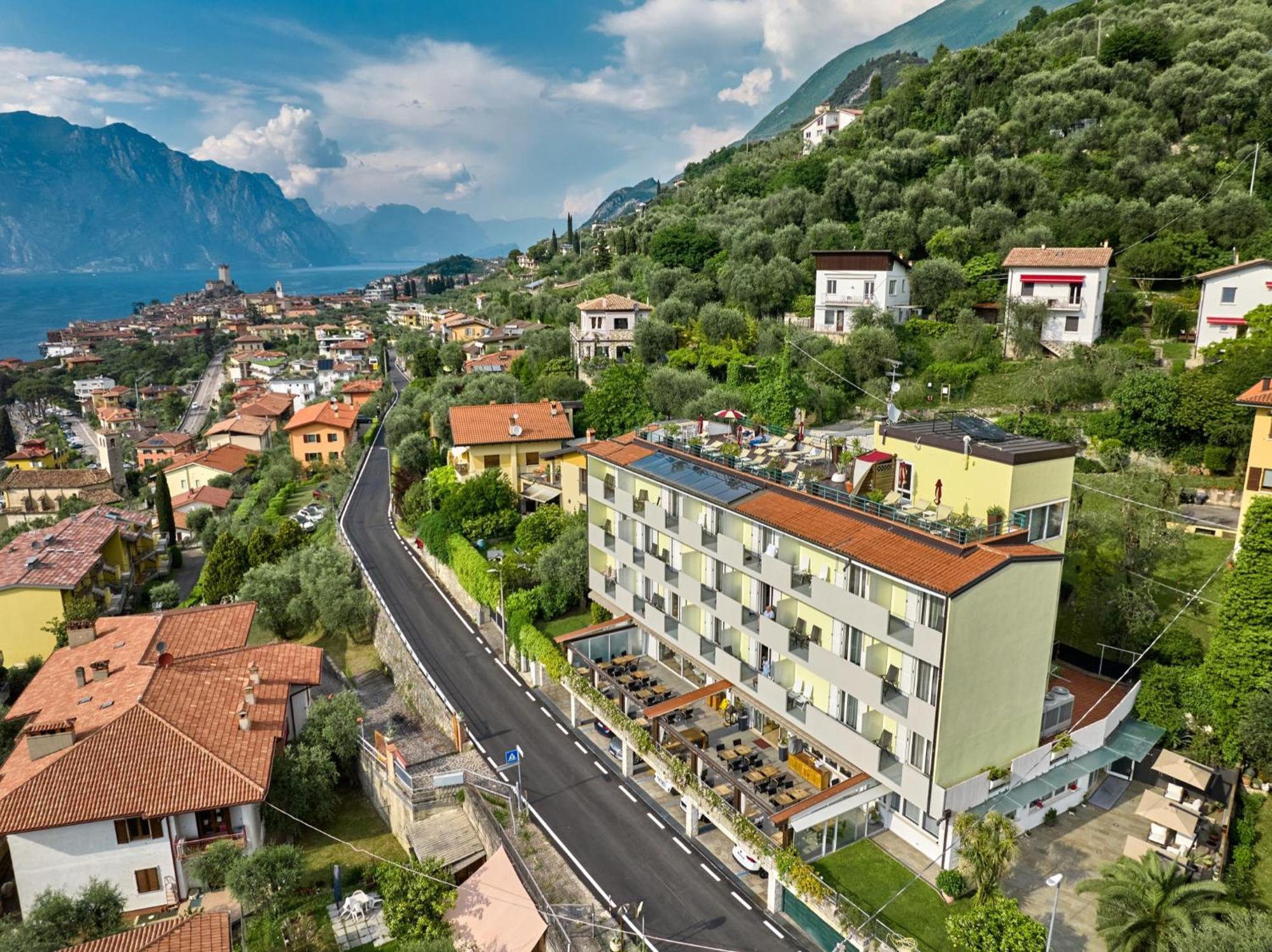 Smeralda Hotel 3*