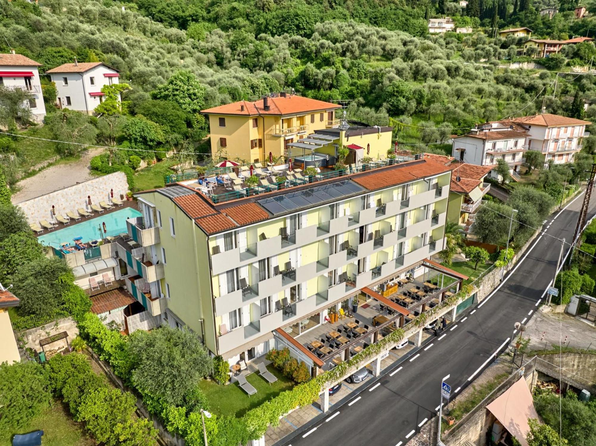 Hotel Smeralda 3*